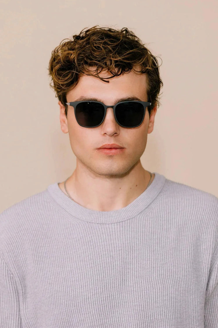 ACHERNAR - CLASSIC BLACK