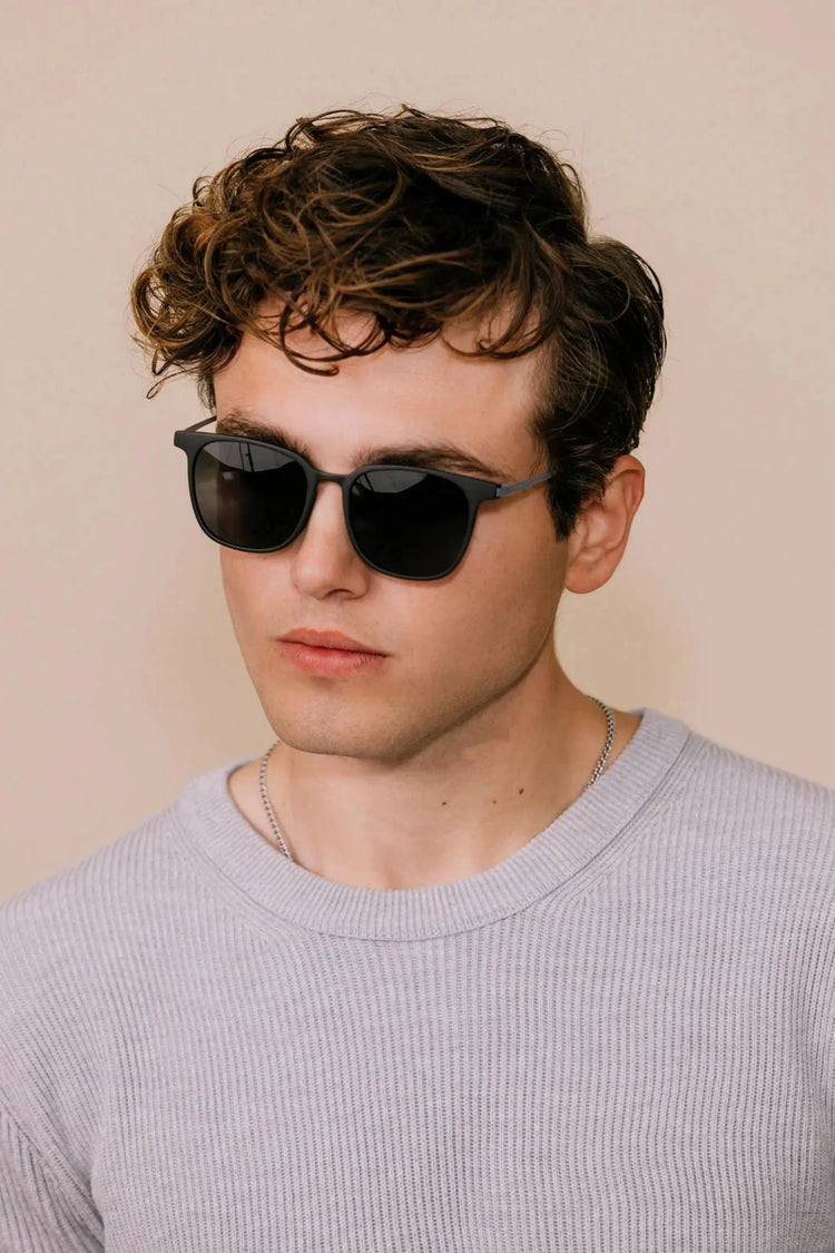 ACHERNAR - CLASSIC BLACK