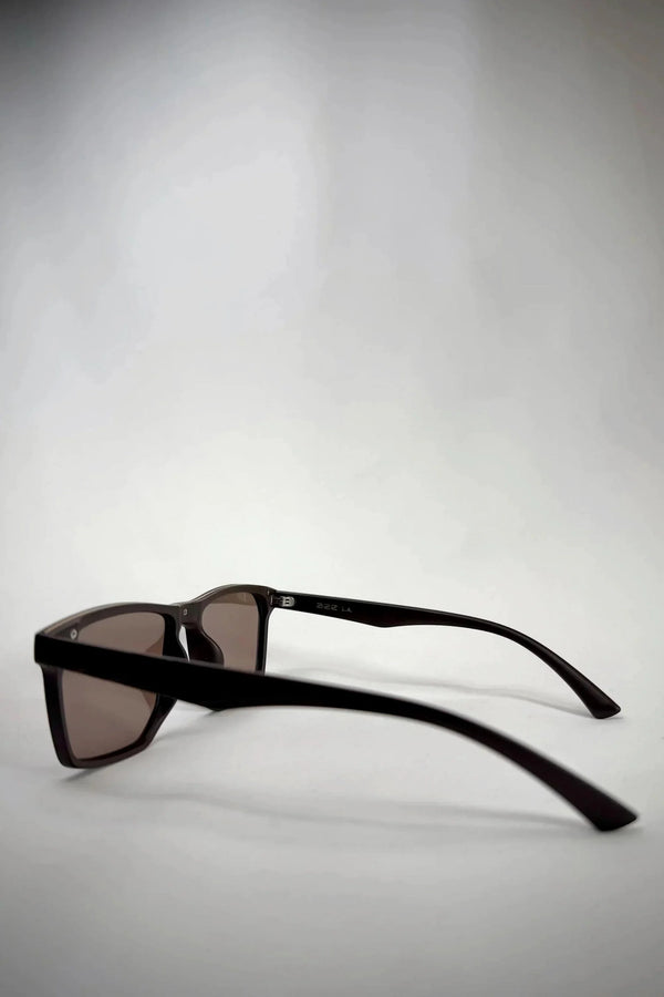 BETELGEUSE - MATTE BROWN