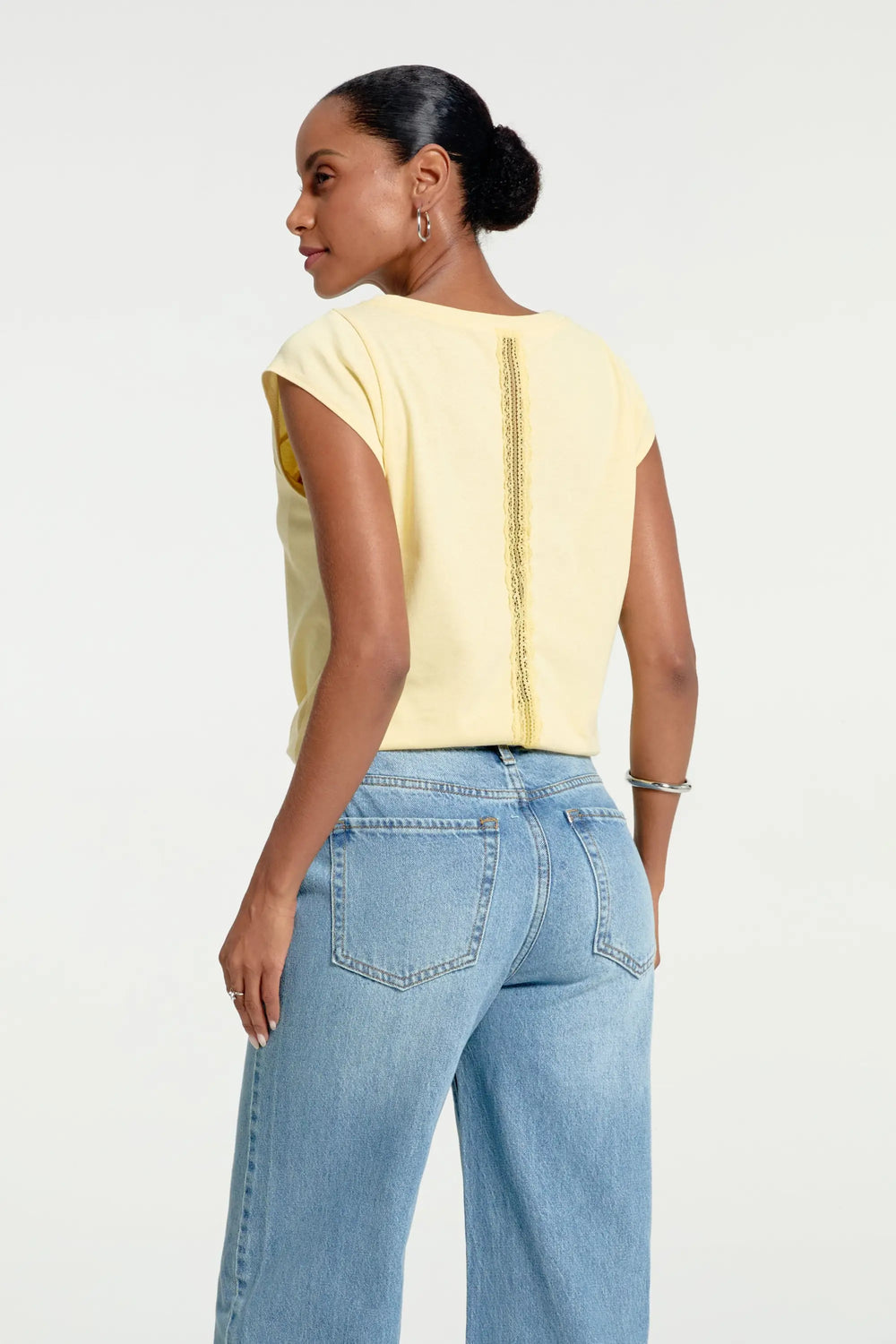 Women’s Lace-Back Cap Sleeve Tee - Soft Lemon