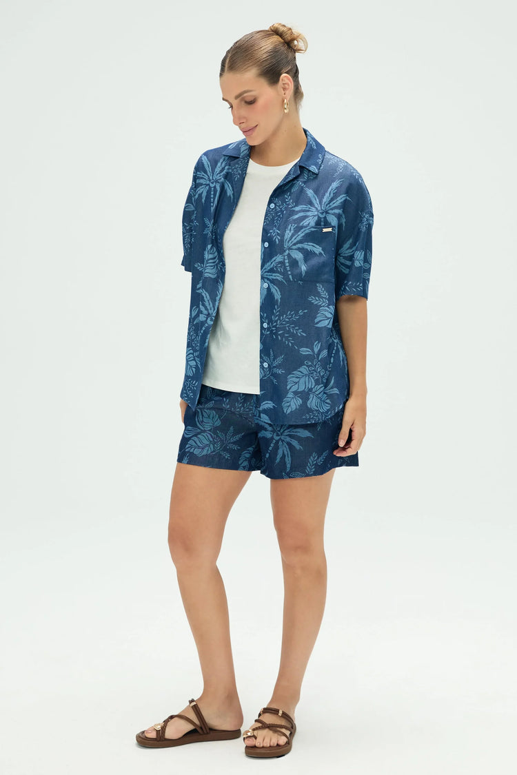 Women’s Tropical Relaxed Button-Up Shirt - Indigo Palm