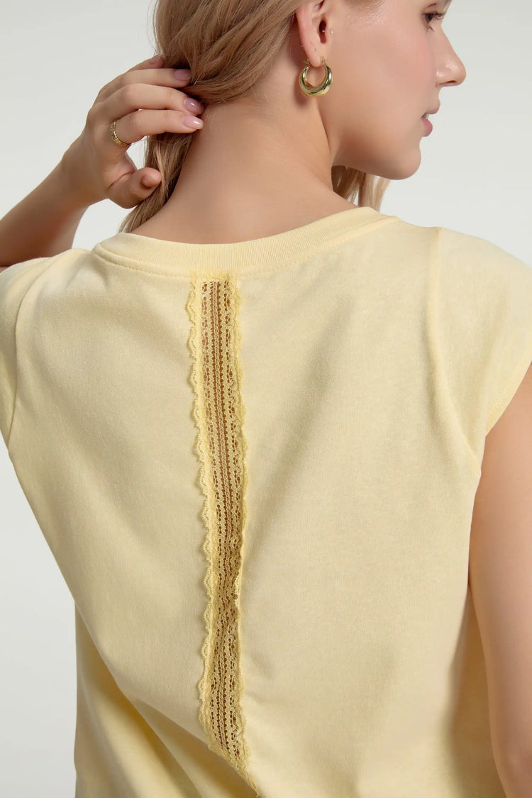 Women’s Lace-Back Cap Sleeve Tee - Soft Lemon