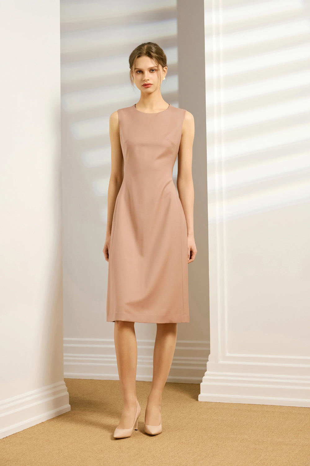 Women's Sleeveless Sheath Dress