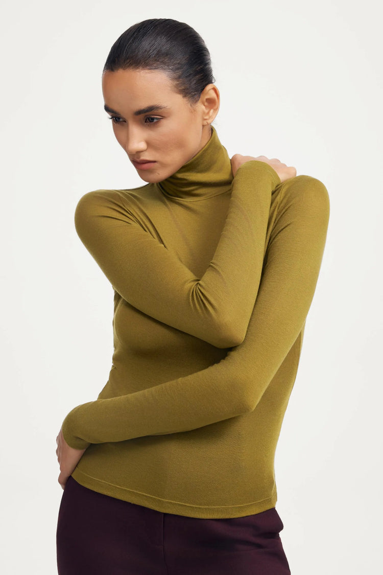 Luxe Stretch Turtleneck - Warm Olive