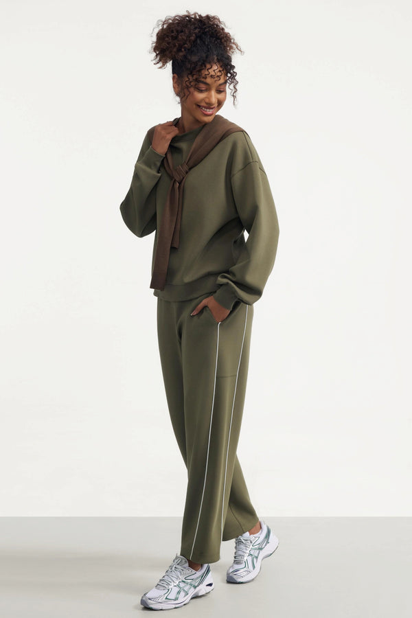 The Essential Crewneck - Olive Moss