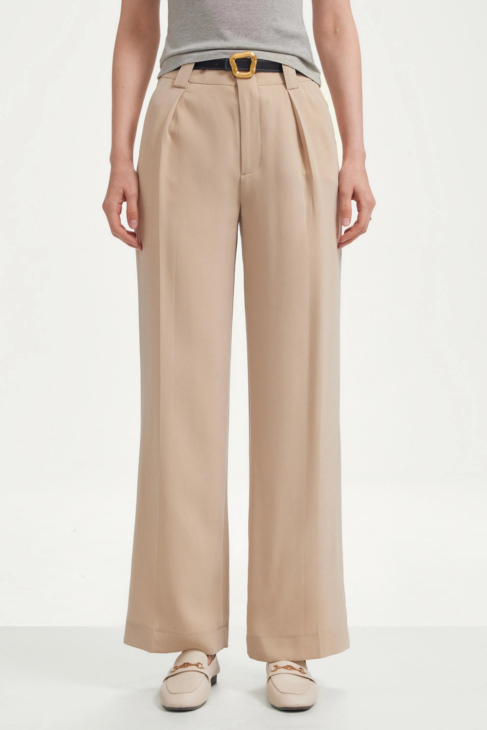 The Soft Pleated Wide-Leg Pant