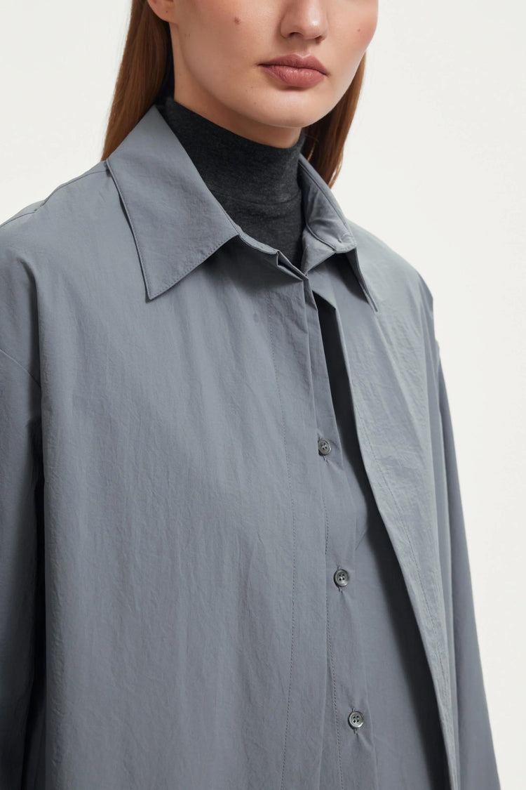 The Relaxed Essential Button-Down - Charcoal