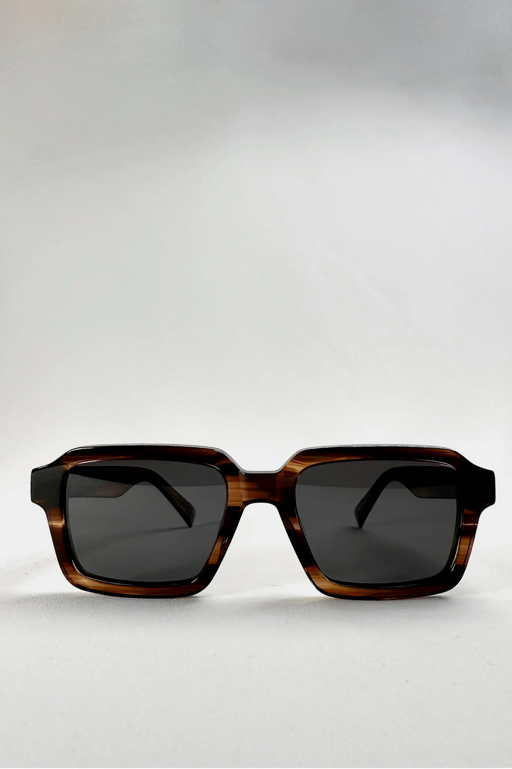 CREST - CHESTNUT MARBLE