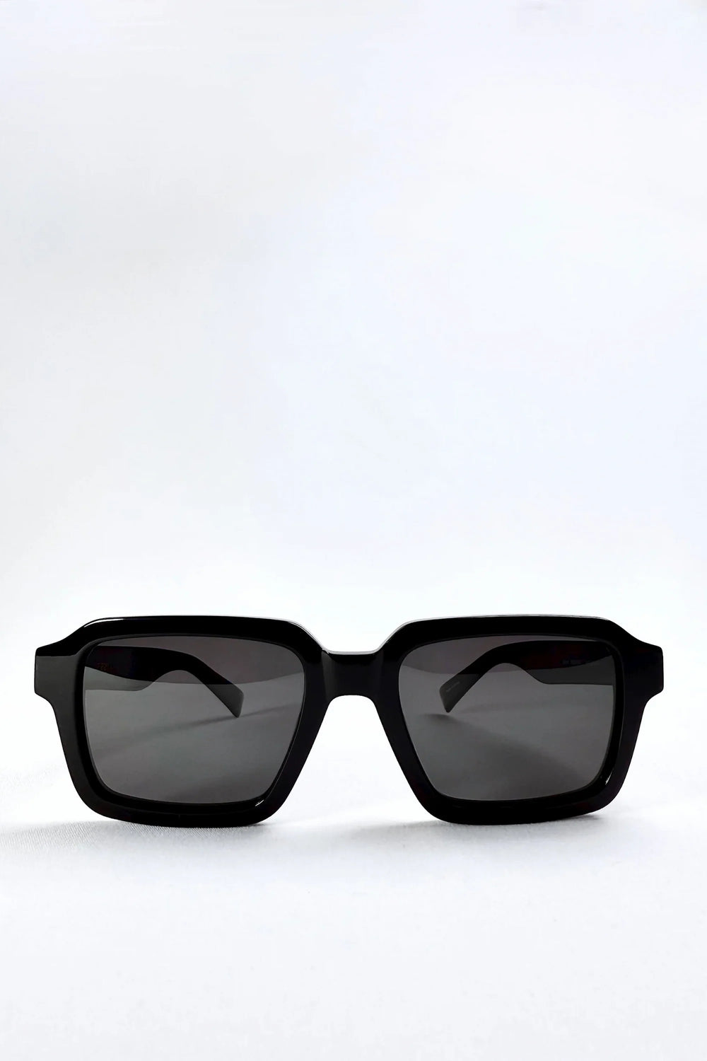 CREST - OBSIDIAN BLACK