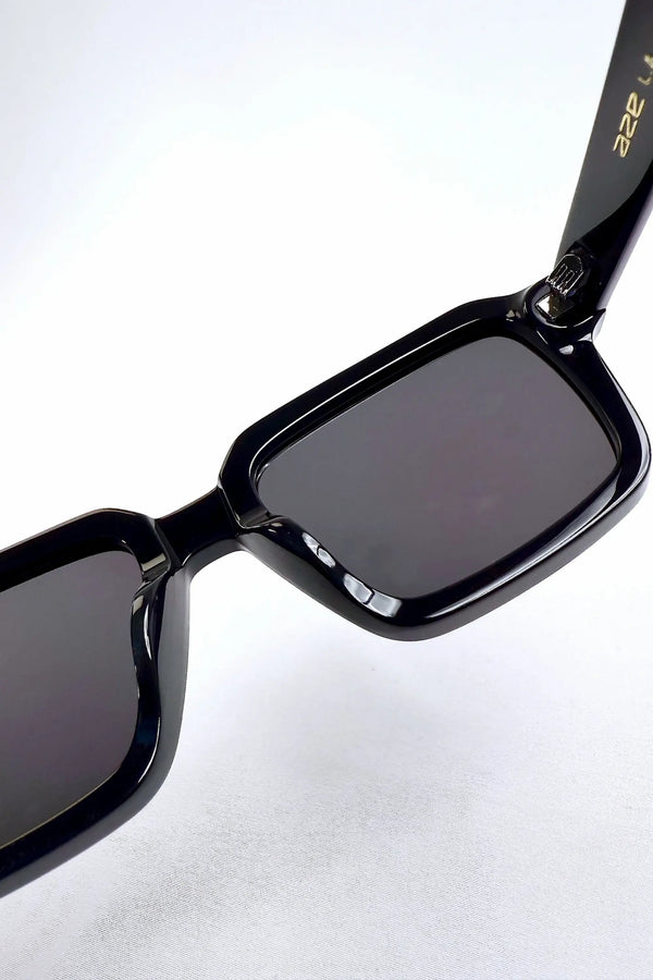 CREST - OBSIDIAN BLACK