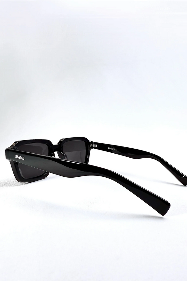 CREST - OBSIDIAN BLACK