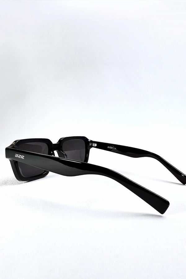 CREST - OBSIDIAN BLACK