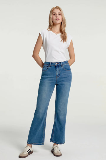 emara-everyday-kick-flare-jeans-pacific-blue-front-with-white-tee
