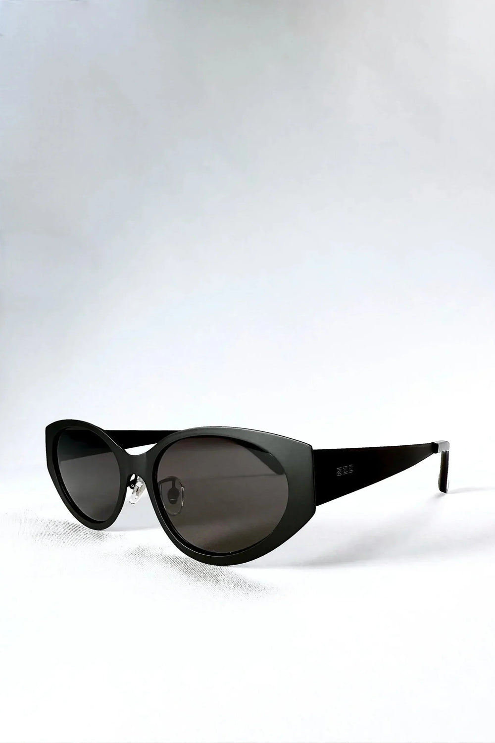 NYX - SHADOW BLACK - FAMILYWEAR