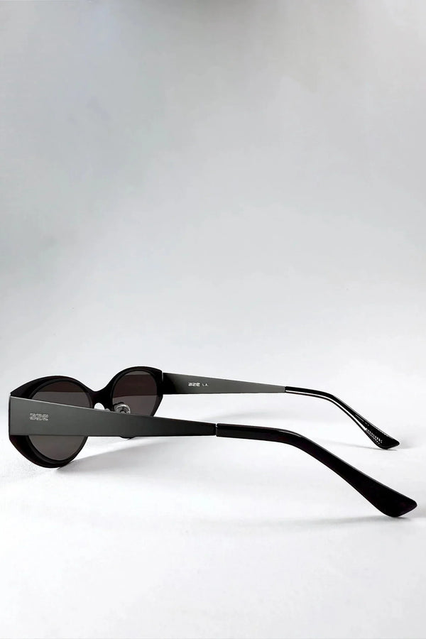 NYX - SHADOW BLACK - FAMILYWEAR