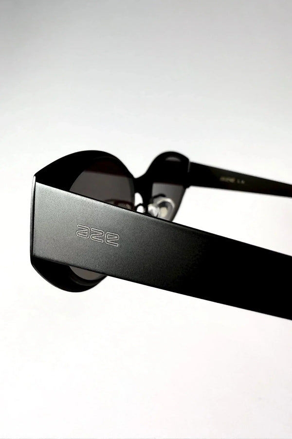 NYX - SHADOW BLACK - FAMILYWEAR